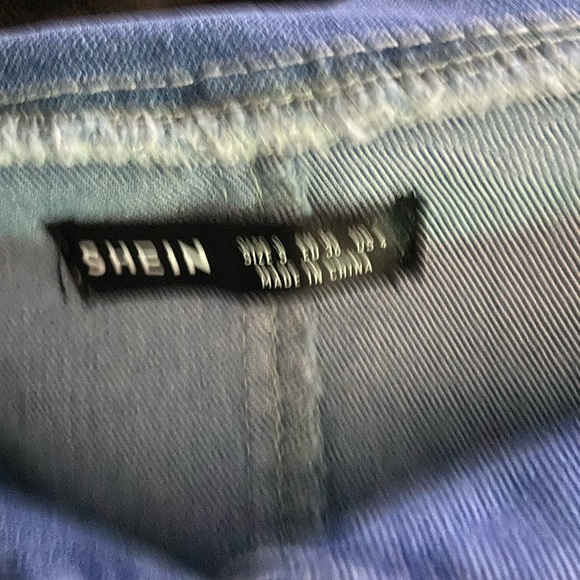 Blue Jean dress. Size 4 never worn. Great shaping materials. - Picture 3 of 3